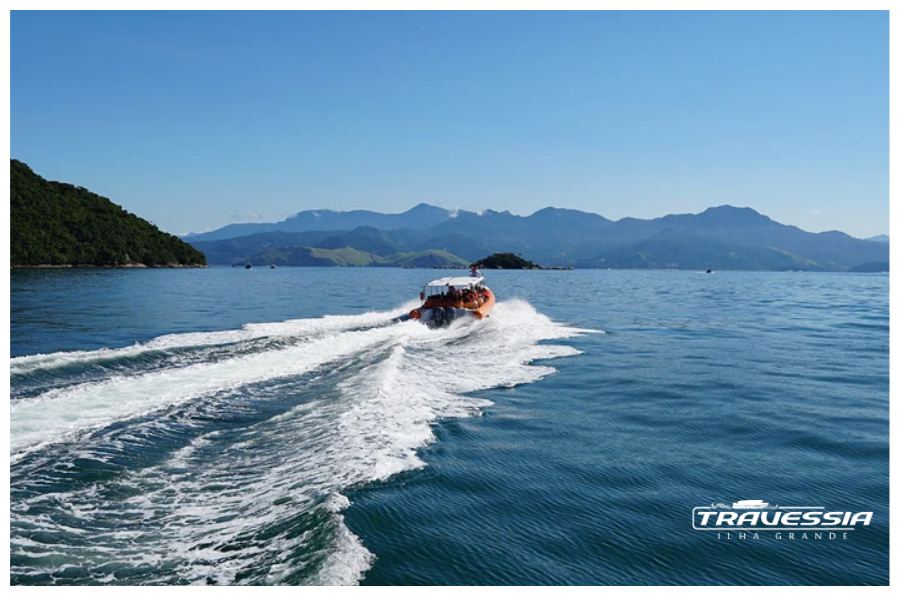 Flexboat em alta velocidade rumo a Ilha Grande