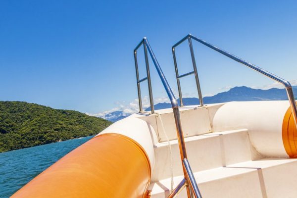 boat to Vila do Abraão