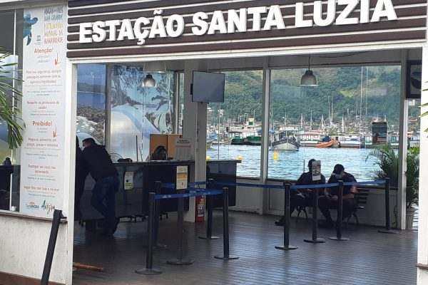 Barcas de Angra dos Reis para Ilha Grande - cais do Santa Luzia Pier